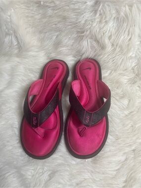 Nike Comfort Footbed Women's Hot Pink and Black Thong Sandals SZ10
